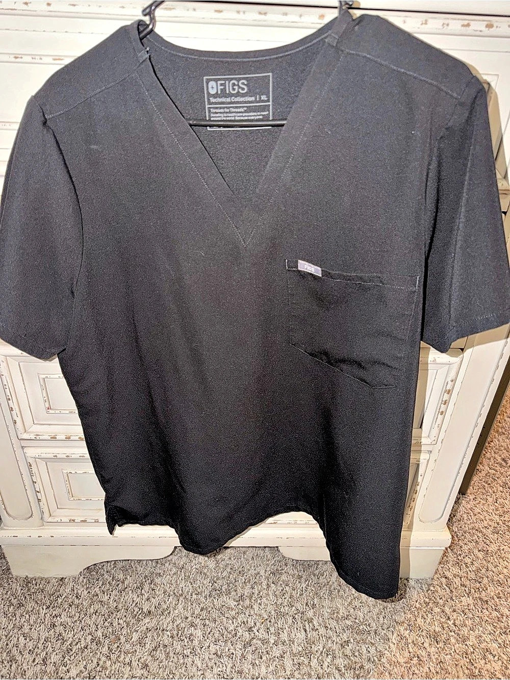 FIGS Technical Collection V-Neck Scrub Top Black XL